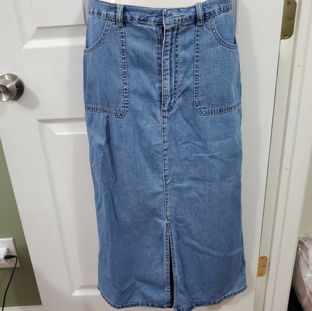 Blue jean Gloria Vanderbilt skirt